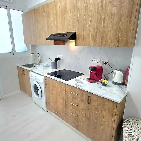 Antionette 公寓 利马索尔